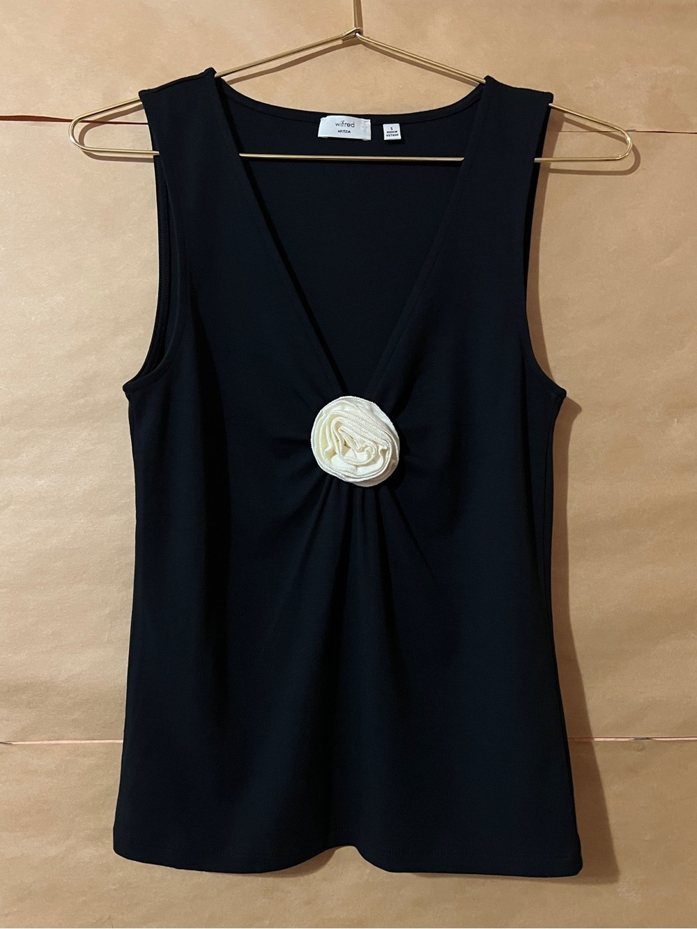 Aritzia | Wilfred GoodLux Bloom Top Rosette V-Neck Tank Top Black Birch Size S